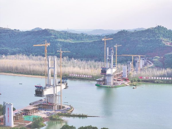 体育游戏app平台为桥梁上部结构施工奠定了坚实基础-开云(中